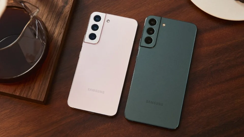 Galaxy S22 da Samsung é o primeiro celular da marca a rebeber Android 13