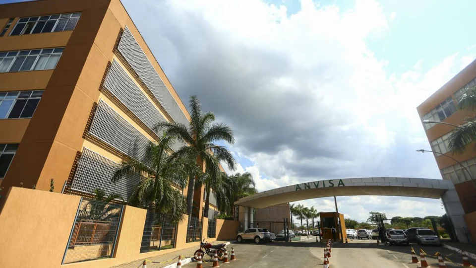 Anvisa aprova uso emergencial de vacinas bivalentes da Pfizer contra Covid-19