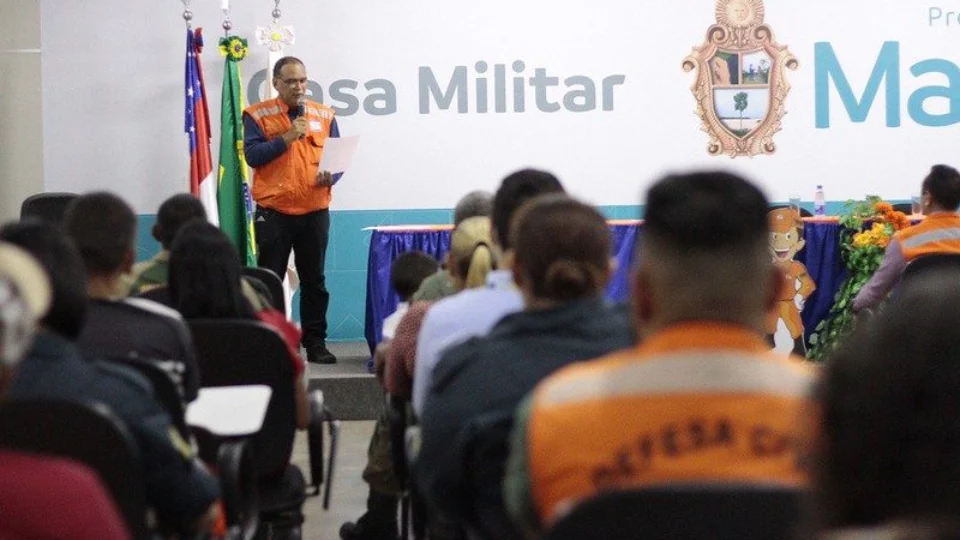 Instituições públicas de Manaus discutem pautas sobre desastres naturais