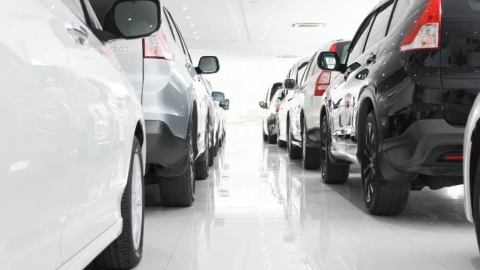 Vendas de veículos novos sobem 9,1% em abril referente 2022, revela Fenabrave