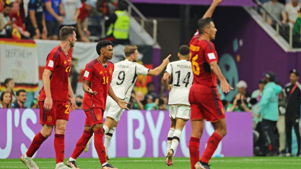 Alemanha deve ser multada pela Fifa após jogadores faltarem coletiva na Copa