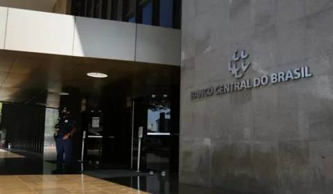 Contas públicas fecham novembro com saldo negativo de R$ 20 bi, mostra BC