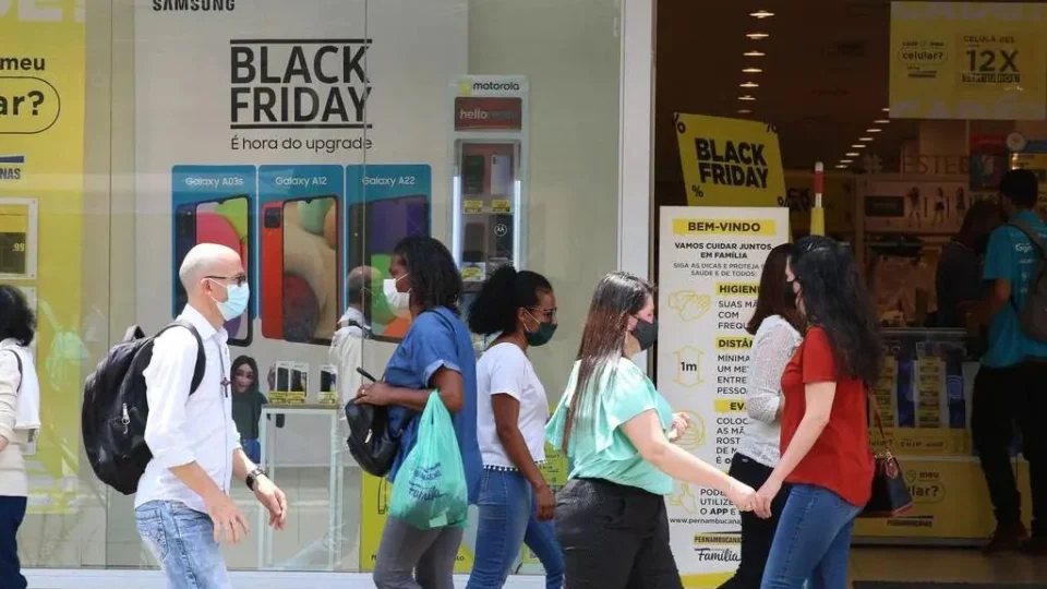 Black Friday: consumidor pode denunciar propaganda enganosa ou abusiva no AM