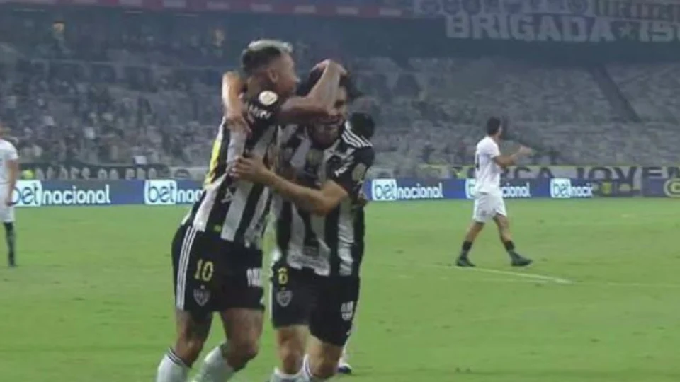 Botafogo vence Atlético/MG por 2 a 0 e ainda sonha com vaga na Libertadores