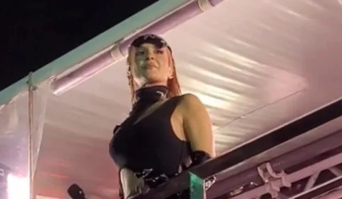 Claudia Leitte é recebida com vaia e coro para Lula durante show na Bahia