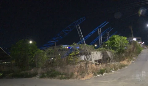 VÍDEO: cobertura de ferro despenca com trabalhadores na Zona Norte de Manaus