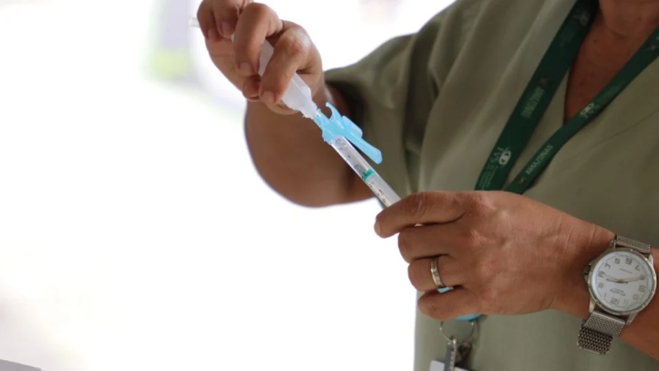 FVS-AM: chegada do inverno amazônico também demanda vacina contra Covid-19