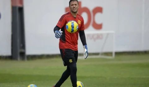 Goleiro Diego Alves deve ser primeiro reforço do Grêmio para 2023