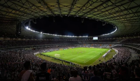 Paixão pelo futebol leva torcedores a viajarem por todo Brasil