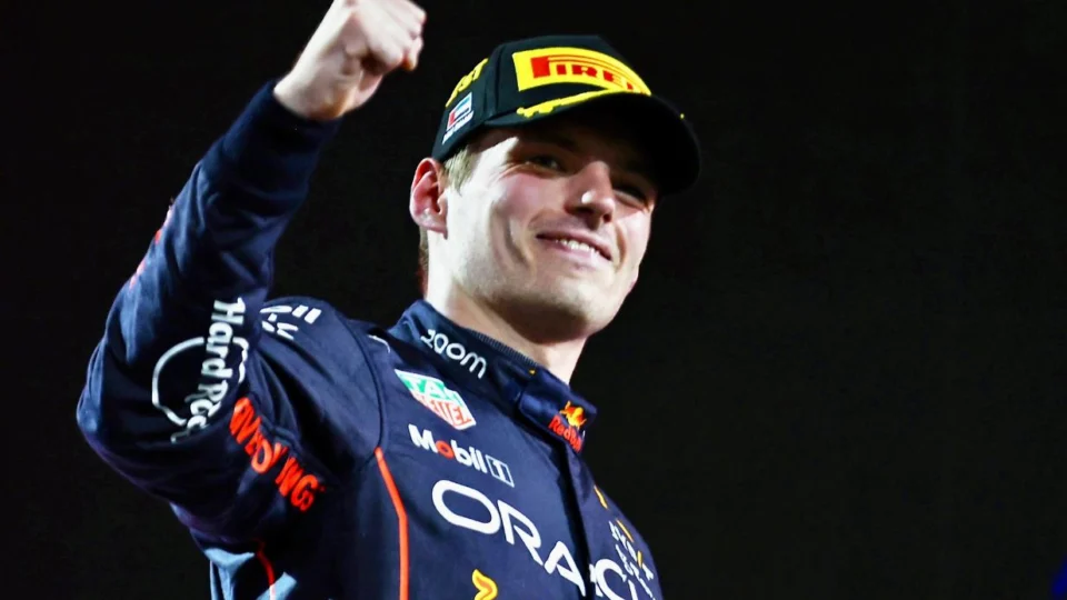 Max Verstappen lidera e vence GP de Abu Dhabi faturando sua 15ª conquista da temporada