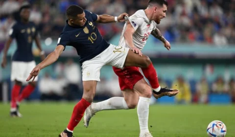 França x Dinamarca: franceses vencem por 2 a 1 e garantem vaga nas oitavas da Copa