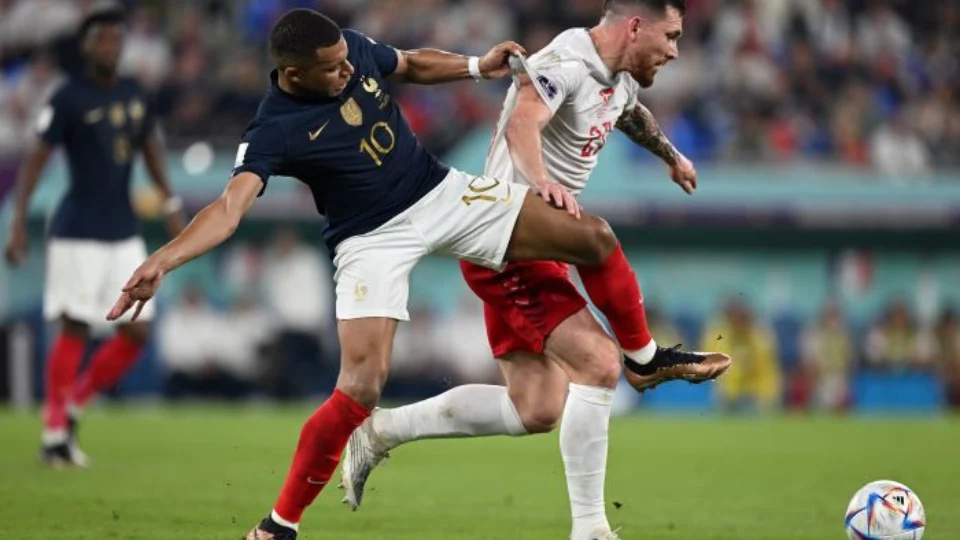 França x Dinamarca: franceses vencem por 2 a 1 e garantem vaga nas oitavas da Copa