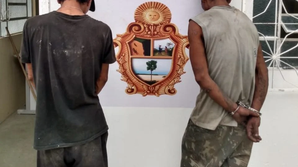 Dupla é presa por Guarda Municipal furtando prédio público em Manaus
