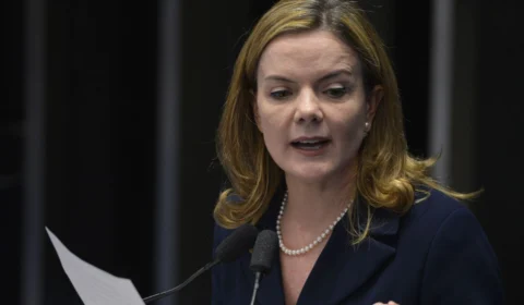 ‘Responderá na Justiça’, diz Gleice sobre convocar atiradores para posse de Lula