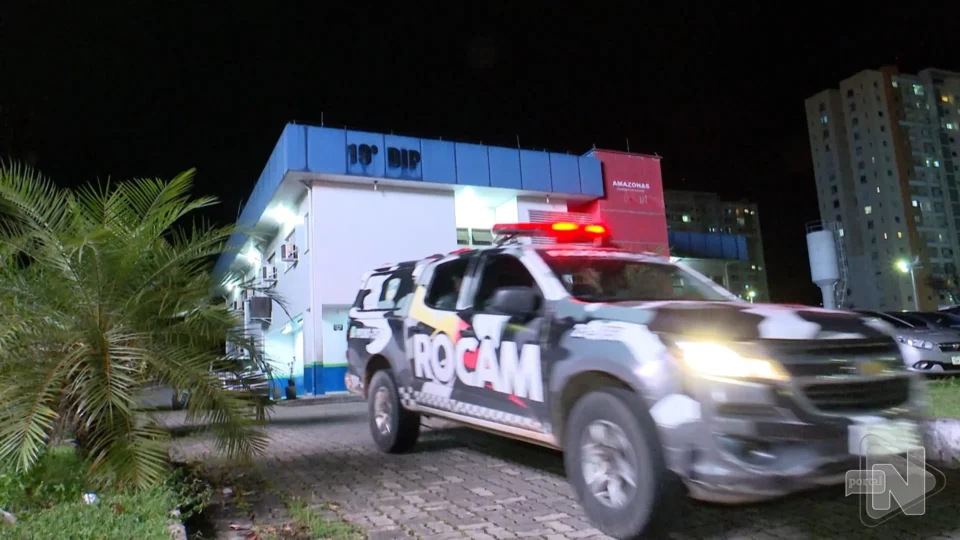 VÍDEO: homem corre da polícia e é preso em flagrante na Zona Oeste de Manaus