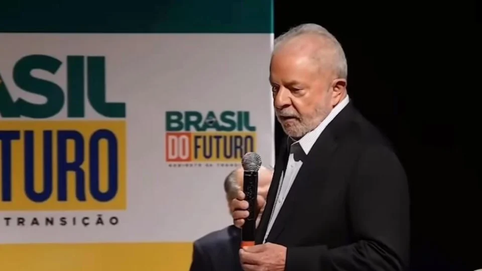 Lula chora ao falar da fome no país: ‘Jamais esperava que voltasse’