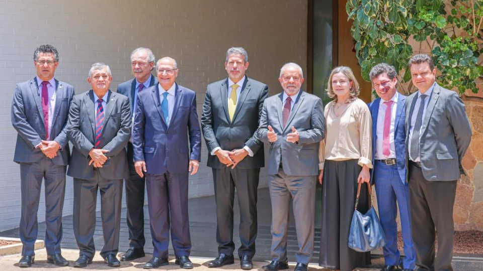 ‘Abertura de diálogo’: Lula e Lira se encontram pela 1ª vez, em Brasília