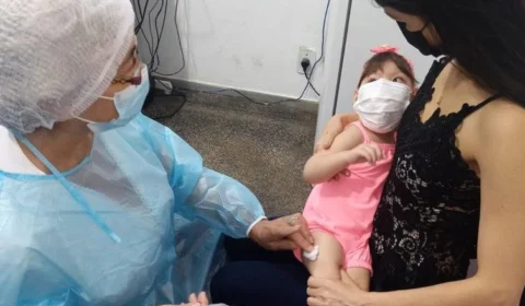 Manaus adota estratégia para evitar sobra de vacinas contra Covid-19