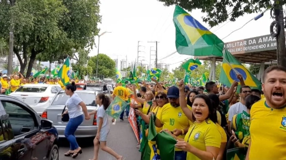 Justiça determina dispersão da ocupação em frente ao CMA, em Manaus