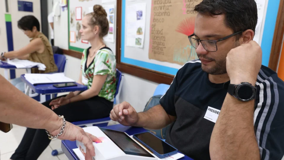 Termina nesta terça-feira prazo para mesário justificar ausência no 2º turno