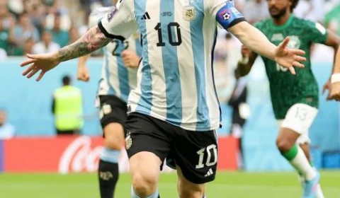 Lionel Messi se torna maior artilheiro da Argentina na história das Copas