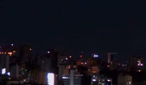 OVNIs: pilotos relatam luzes não identificadas no céu de Porto Alegre, no Brasil