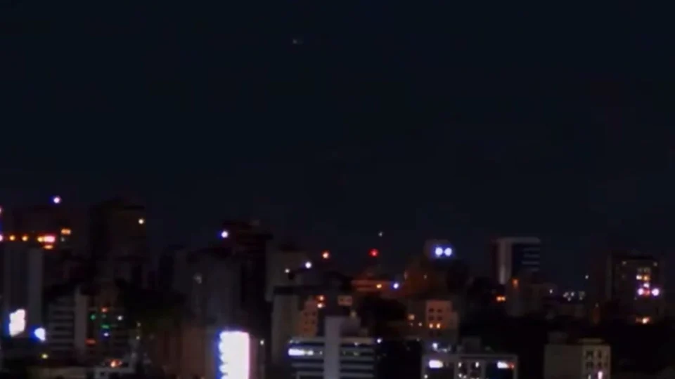 OVNIs: pilotos relatam luzes não identificadas no céu de Porto Alegre, no Brasil