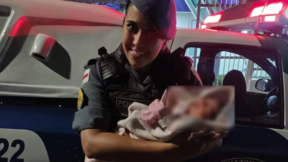 PMs resgatam recém-nascida abandonada em caixa na Zona Oeste de Manaus