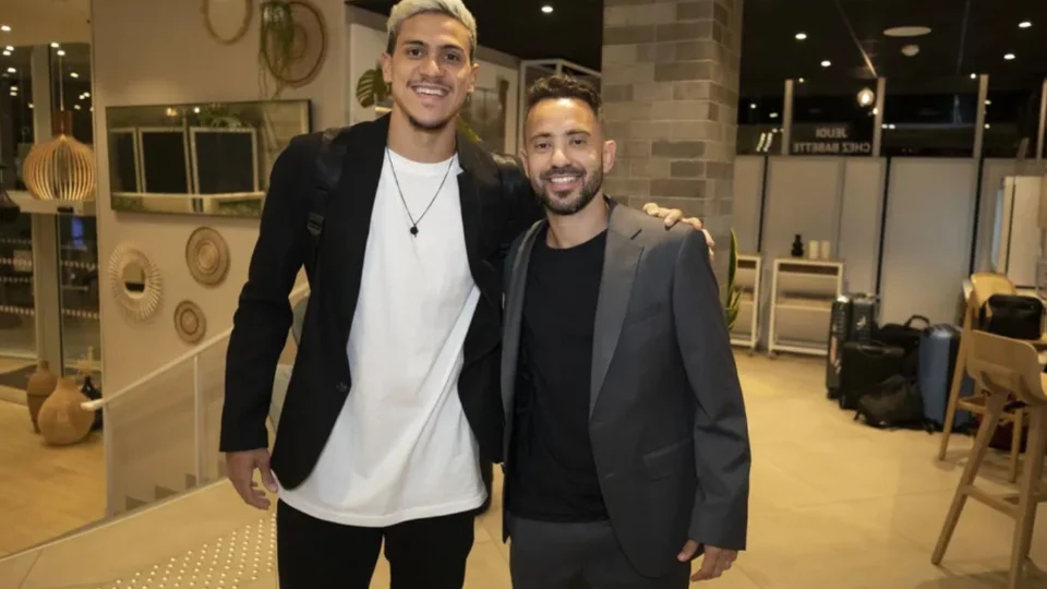 Flamengo iguala Vasco entre clubes que cedem jogadores à Seleção para Copas do Mundo