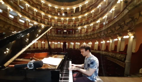 Pianista francês Jonathan Fournel se apresenta nesta quinta no Teatro Amazonas