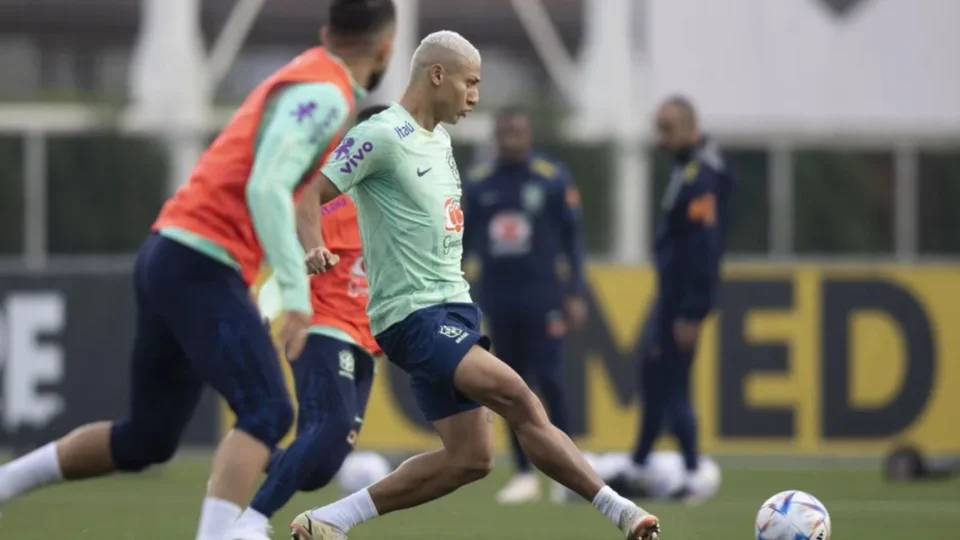 Copa do Catar: Seleção brasileira conclui trabalhos em Turim e embarca para Mundial