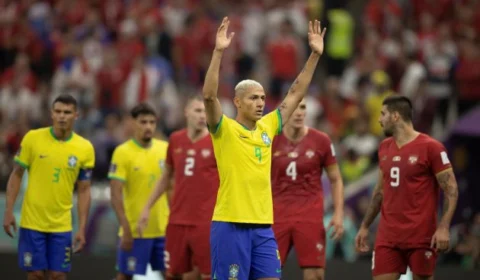 Craque da Seleção Richarlison se solidariza com vítimas de ataque a tiros no Espírito Santo
