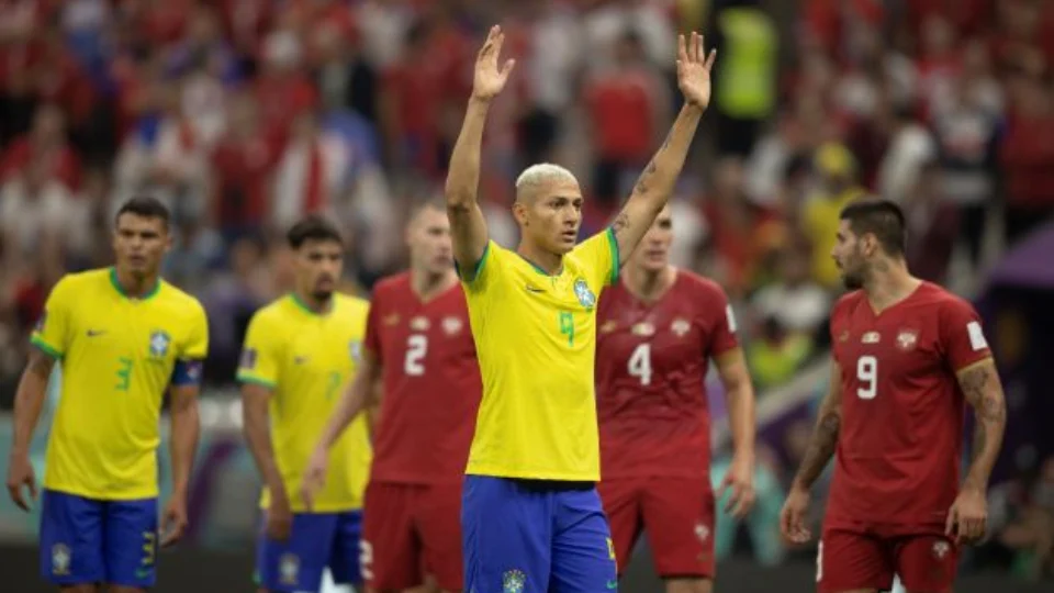 Craque da Seleção Richarlison se solidariza com vítimas de ataque a tiros no Espírito Santo