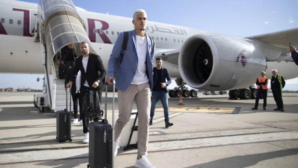 VÍDEO: três atletas da Seleção Brasileira desembarcam em Turim, neste domingo, 13