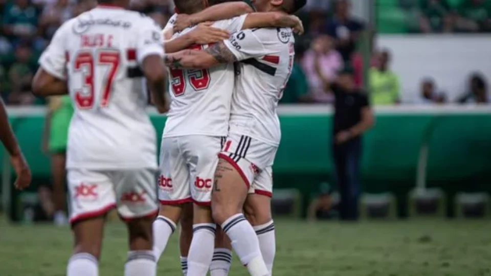 São Paulo goleia Goiás por 4 a 0 pelo Brasileiro mas não consegue vaga na Liberta em 2023