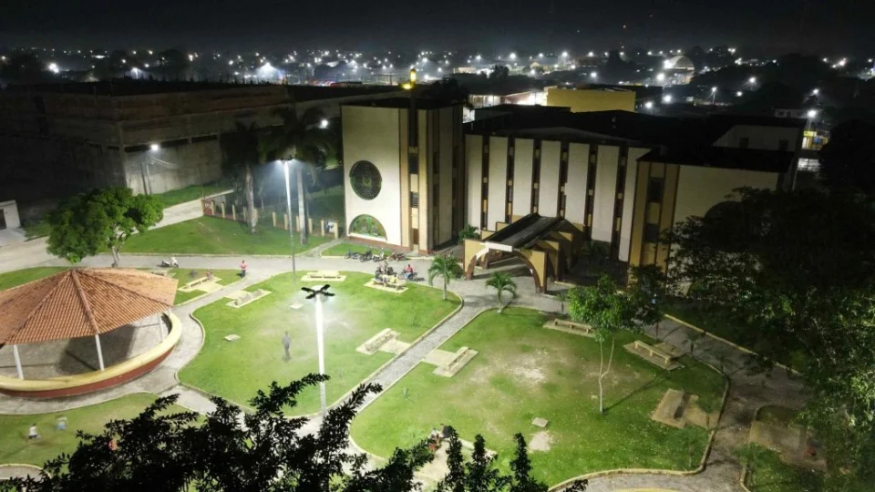 Iluminação pública de LED chega em 23 cidades amazonenses através do Ilumina+