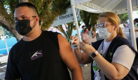 Manaus tem 75 pontos de vacinação contra Covid-19 nesta quarta