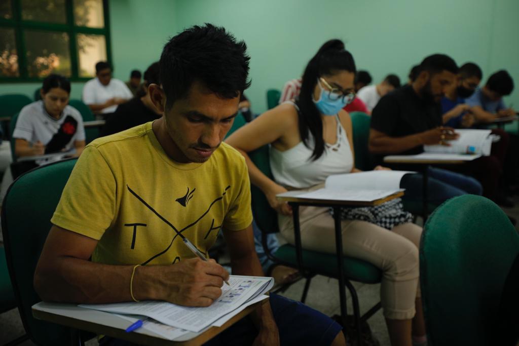 Ao todo, 6.979 candidatos faltaram ao primeiro dia de provas do Vestibular da UEA - Foto: Tácio Melo/Secom