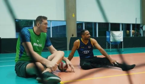 Homem mais alto do Brasil é convocado para Mundial de Vôlei na Bósnia e Herzegovina 