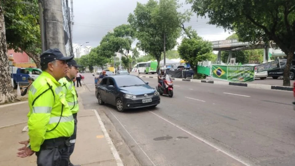 ‘Calçada Livre’ do IMMU remove obstáculos na Zona Sul de Manaus