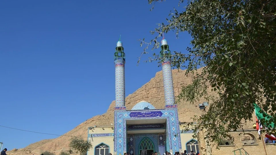 Ataque terrorista deixa 5 mortos e 15 feridos no Irã