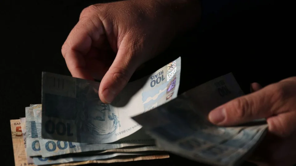 Auxílio Brasil: MP que garante crédito para valor de R$ 600 é aprovada no Senado