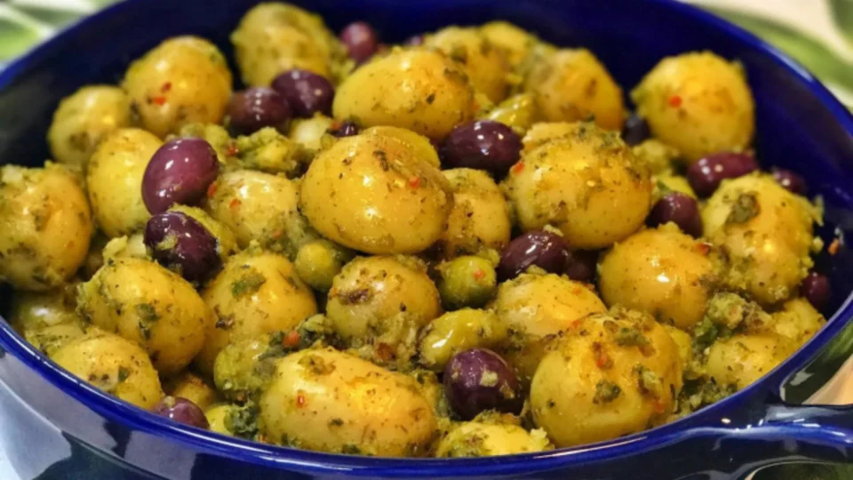 Receita Fácil: aprenda a fazer batatinhas aperitivo com azeitonas em 60 min