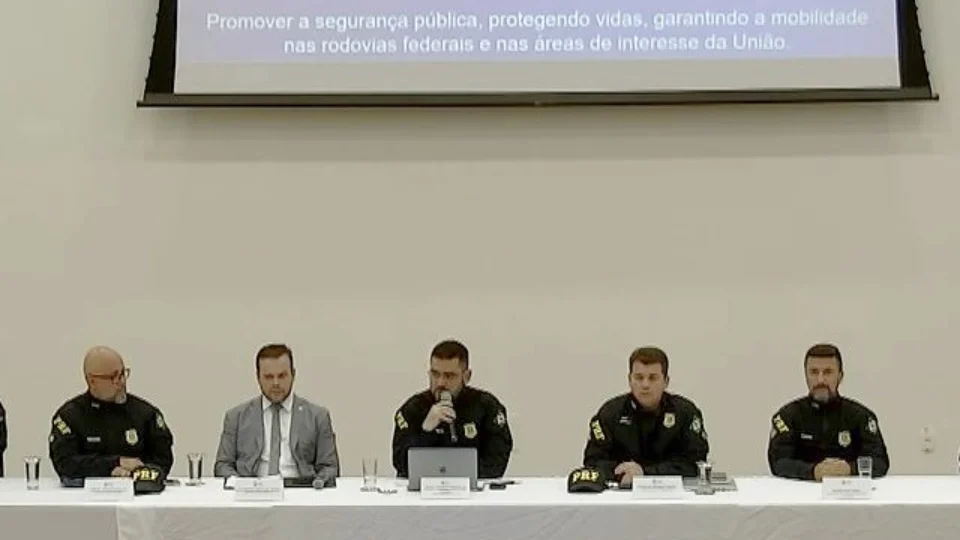 VÍDEO: Polícia Rodoviária Federal faz coletiva sobre paralisação nas estradas do país