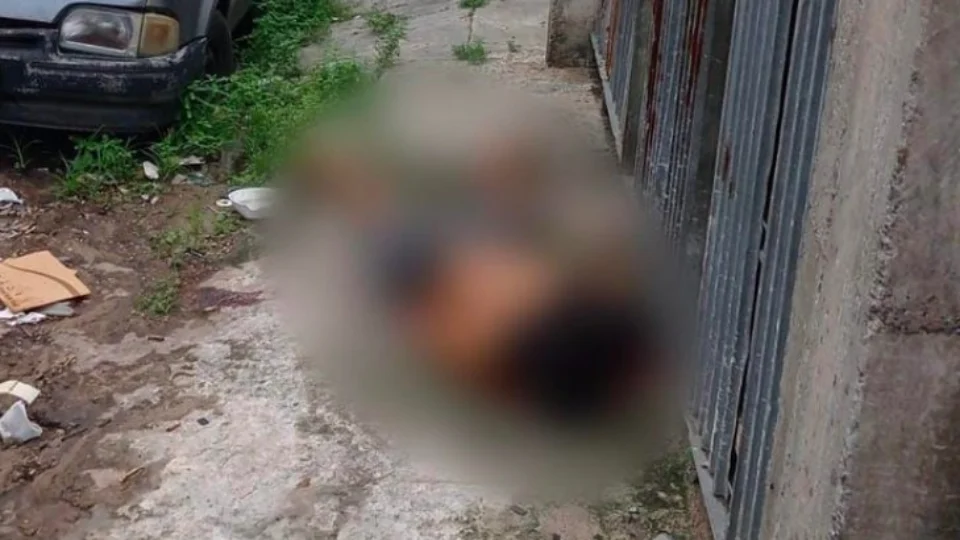 Corpo é encontrado em calçada no Santa Etelvina, na Zona Norte de Manaus