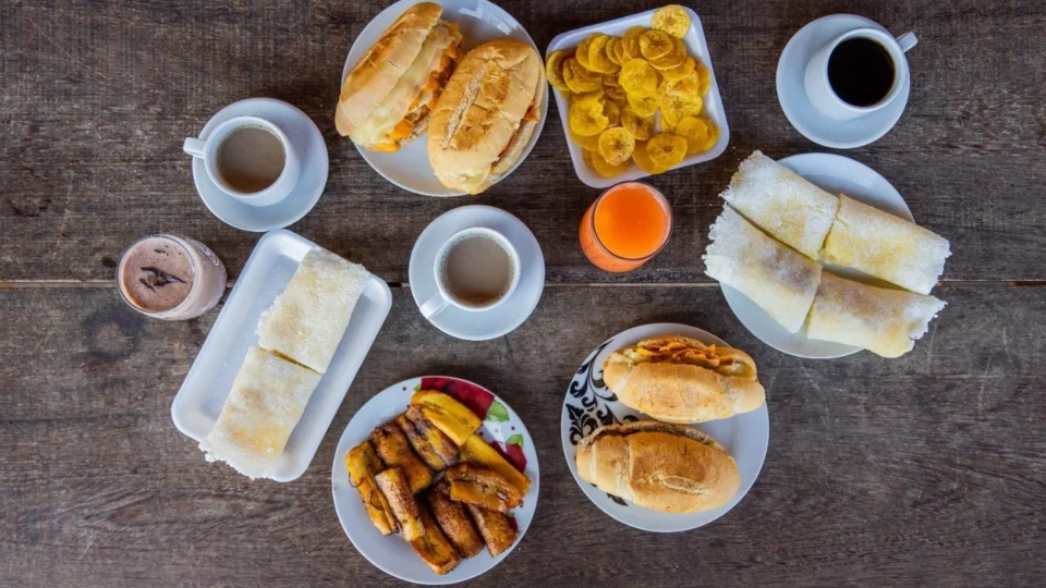 É assim que se faz uma deliciosa tapioca para o café da manhã