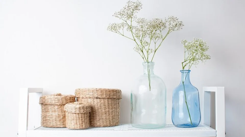 Decoração com garrafas: veja 5 formas de usar o item e tornar sua casa elegante