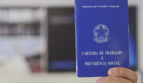 IBGE: desemprego sobe para 8,8% no primeiro trimestre no Brasil