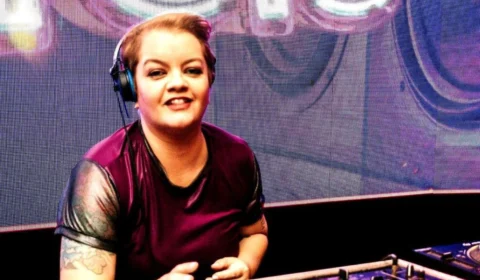 DJ Laurize Oliveira cai de trio elétrico e morre em parada LGBTQIA+ de Curitiba