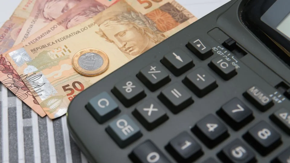 Como calcular decimo terceiro salário? Aprenda a usar a calculadora do 13º
